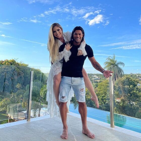 Hulk, Camila Ângelo