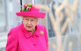 Que se passa com a rainha? Isabel II surge de bengala pela primeira vez em mais de quinze anos