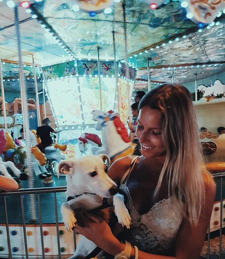 Jani Gabriel com o cão, Thor