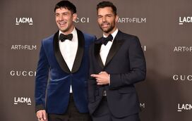 Ricky Martin e marido protagonizam capa de revista para celebrar mês do orgulho LGBT