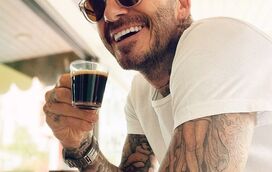 Nova carreira? David Beckham surge na cozinha ao lado de prestigiado chef italiano