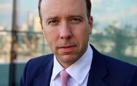 Ministro da saúde inglês apanhado a trair a mulher com assessora no gabinete. Escândalo está a abalar o governo