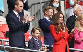 Euforia na casa real inglesa. Acha que só William vibra com os jogos de Inglaterra? Então veja quem também está em êxtase...