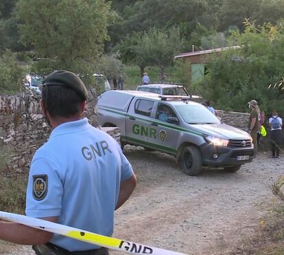 Encontradas pegadas de criança a 300 metros do local onde estava a camisola que mãe diz ser de Noah