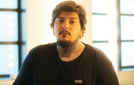 Depois de comentário preconceituoso, Agir deixa desabafo: "Ter tatuagens não é sinónimo de dar em drogas"
