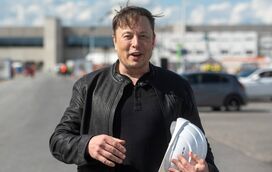 Do dinheiro que não cabia no cofre ao romance escaldante com a ex de Johnny Depp: eis Elon Musk o homem mais rico do mundo que vai mandar no Twitter