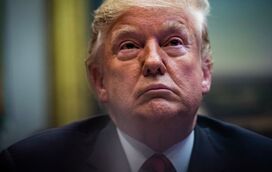 O Natal 'terrível, o pior de todos', que obriga Donald Trump a tornar-se um vendedor de cromos!