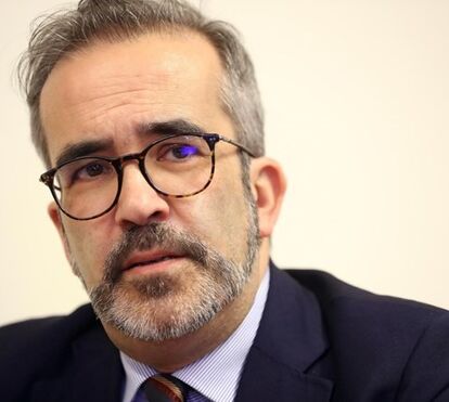 À frente de todos, Paulo Rangel repreende e insulta deputados do PSD 