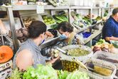 Chef Noélia Jerónimo no mercado de Tavira 