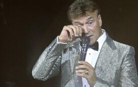Tony Carreira casou? O cantor usa anel na mão esquerda e levanta suspeitas