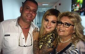 O pai de Fanny deslumbrou-se com a fama e deixou a mãe da apresentadora da TVI. A filha nunca aceitou