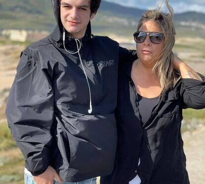 Felizes no parque! Após anos de conflito, Diogo Carmona sorri para nova vida ao lado da mãe