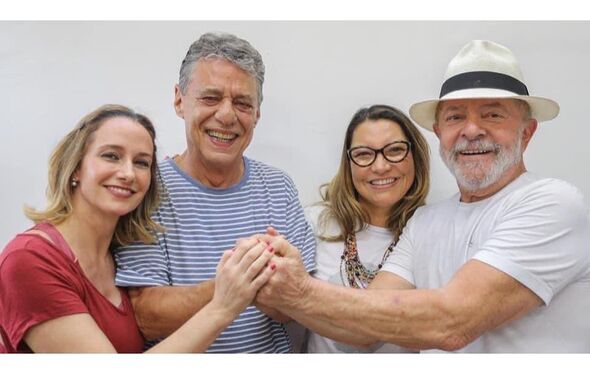Chico Buarque e Carolina Proner com Lula e a nova namorada, Rosângela Silva