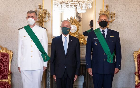 Marcelo Rebelo de Sousa condecora o vice-almirante Gouveia e Melo 