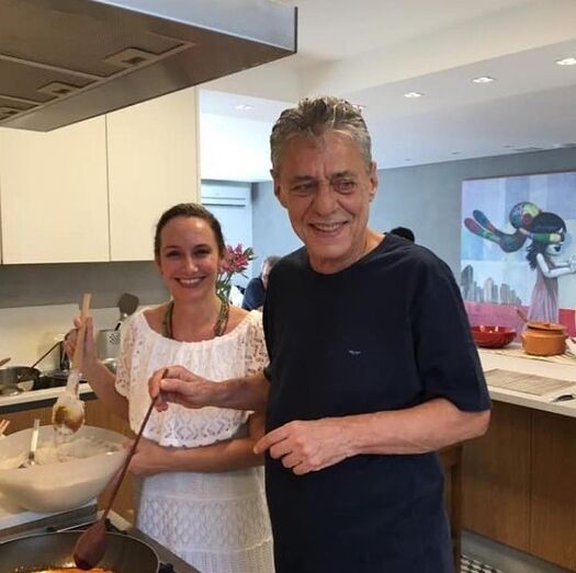 Chico Buarque e Carolina Proner