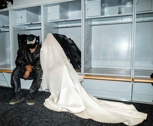 Kim Kardashian no espetáculo de Kanye West, Donda