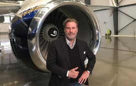John Travolta visita os Açores com o filho mais novo, Benjamin