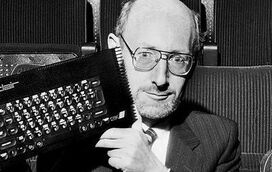 Morreu Clive Sinclair, o inventor do computador ZX Spectrum. Tinha 81 anos