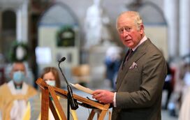 Braço direito do príncipe Carlos demite-se após investigações por corrupção