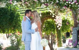 Cláudia Jacques troca juras de amor eterno num cenário de encantar