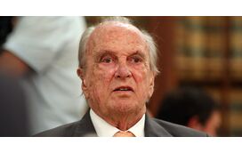 O duro calvário de Francisco Pinto Balsemão, que se afastou da vida pública para viver em recato a luta contra a doença