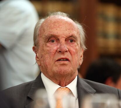 Pinto Balsemão em fúria com resultados das audiências e dá murro na mesa