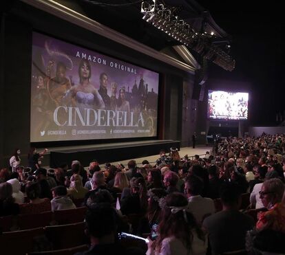 Ups! Camila Cabello desmaia durante a apresentação do filme 'Cinderella', que marca a sua estreia como atriz