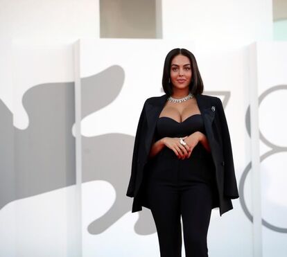 Georgina Rodríguez filma os filhos no Sea Life Aquarium, em manchester