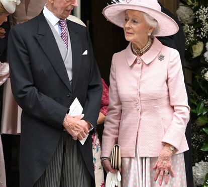 À segunda é de vez: prima da rainha Isabel II casa-se em Londres em cerimónia íntima