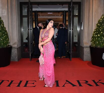 Veja as imagens provocantes da filha de Madonna na Met Gala