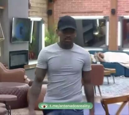 Cantor Nego do Borel expulso de reality show após ser acusado de violar concorrente