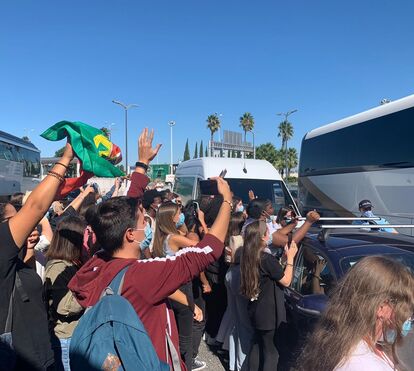 As imagens da chegada dos Now United a Lisboa