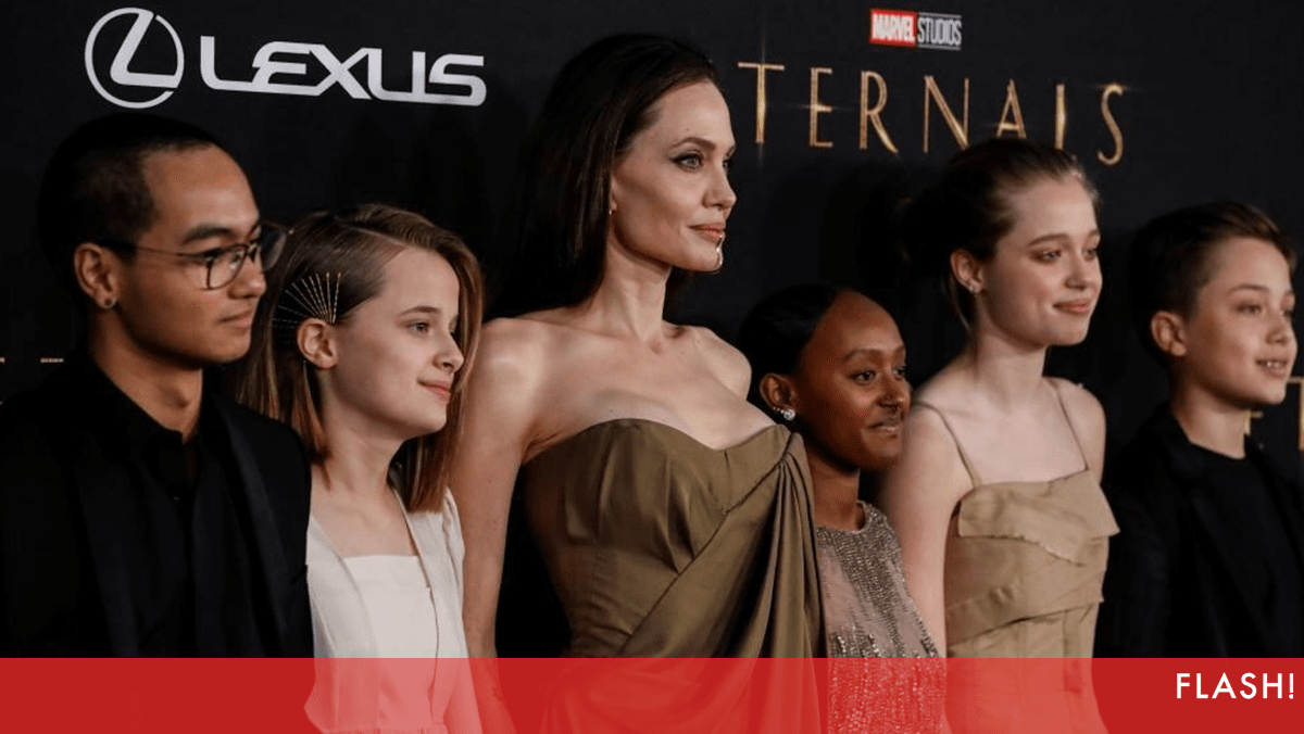 Angelina Jolie surge deslumbrante com os filhos em pré-estreia de Eternos