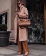 Street style casaco camel