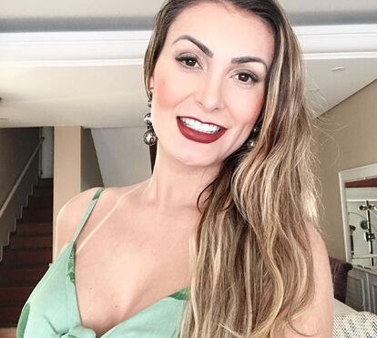 Ex-Miss Bumbum fala de perseguição do marido depois que ela anunciou que ia voltar a prostituir-se