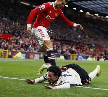 Escândalo. Cristiano Ronaldo irritado como nunca o viu chuta adversário caído em campo
