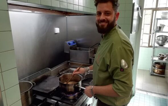 Chef Hugo Guerra, Lobo Mau