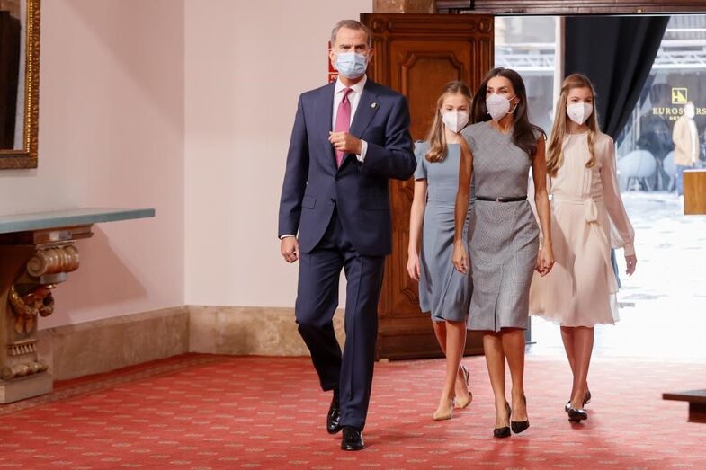 Letizia, Felipe VI e as filhas