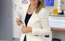 Clara de Sousa fala sobre cirurgias plásticas e das exigências da televisão 