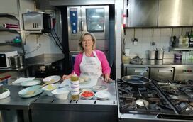 Chef Justa Nobre prepara receita especial de bacalhau a pensar no Natal  