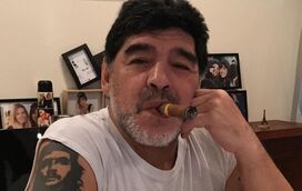 Enganado e abandonado: a verdadeira história de como Diego Maradona, amado por todos, morreu sozinho