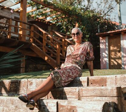 Mariza usa peruca e supreende com novo visual