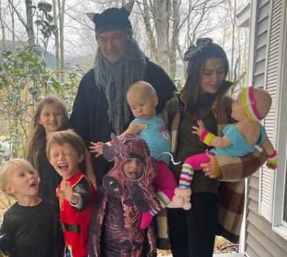 Mulher de Alec Baldwin quebra o silêncio… para anunciar que está grávida pela sétima vez
