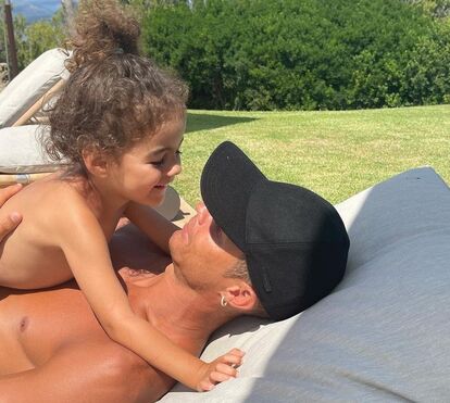 Cristiano Ronaldo e Georgina festejam 4º aniversário da filha, Alana Martina com imagens e vídeos inéditos