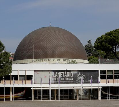 Planetário de Lisboa reabre com um novo sistema que o vai fazer tirar 'os pés da terra'