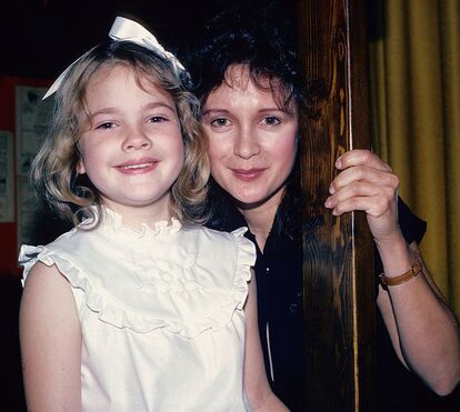 E esta? Drew Barrymore usa aplicações de encontros... mas mostra-se receosa