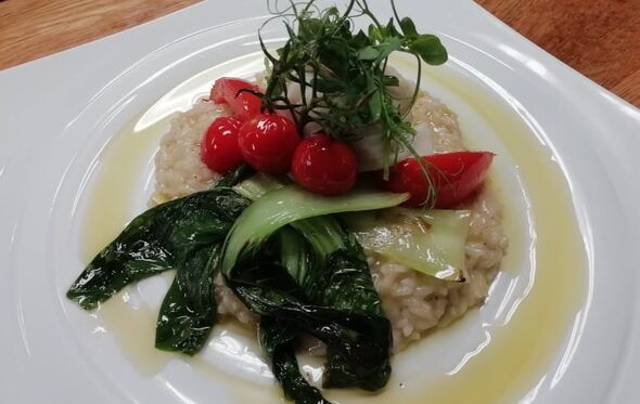 Receita do chef Paulo Pinto: Bacalhau escalfado em azeite com carolino de citrinos
