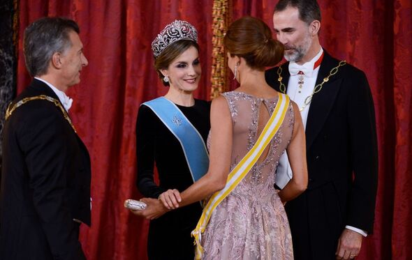 Letizia com a tiara Flor de Liz