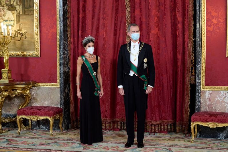 letizia, espanha, jantar de gala, tiara, joias, italia, palacio real, felipe vi