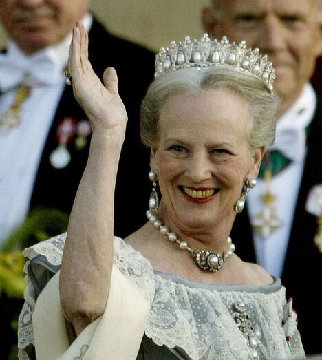 tiaras, realeza europeia, princesas, rainhas